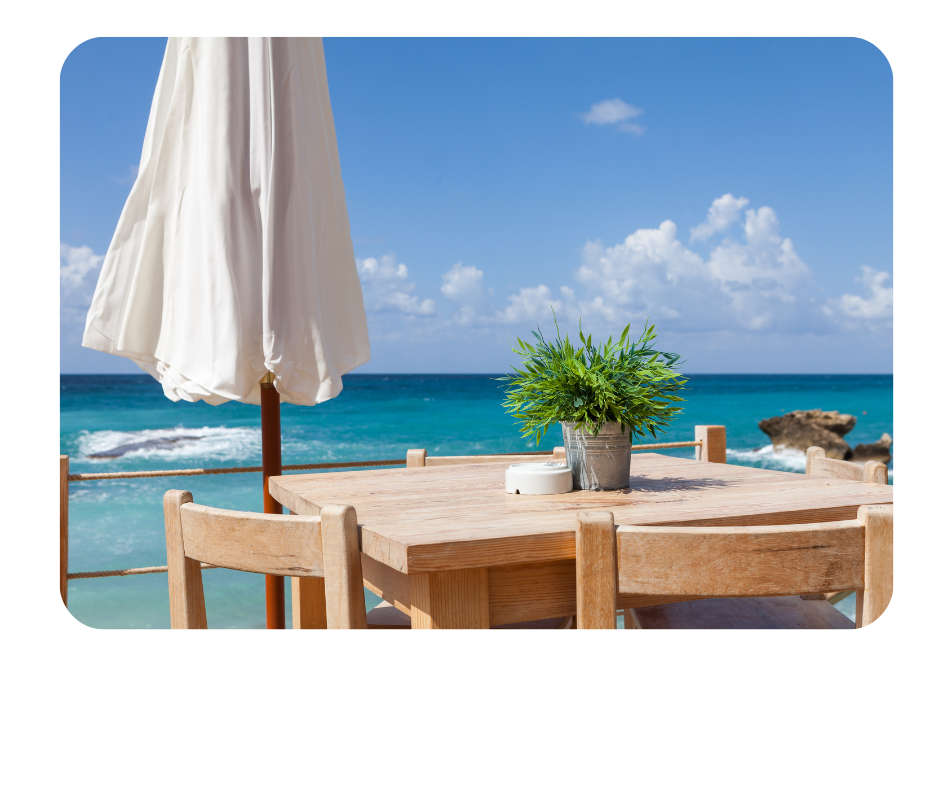 beachfront: A table restaurant with a sea view b